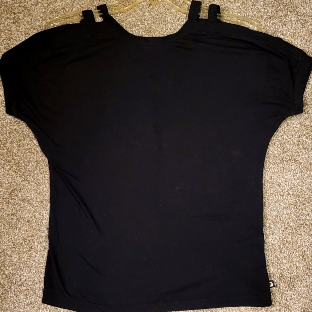 H16 Fabletics women's off the shoulder athletic top....  XS